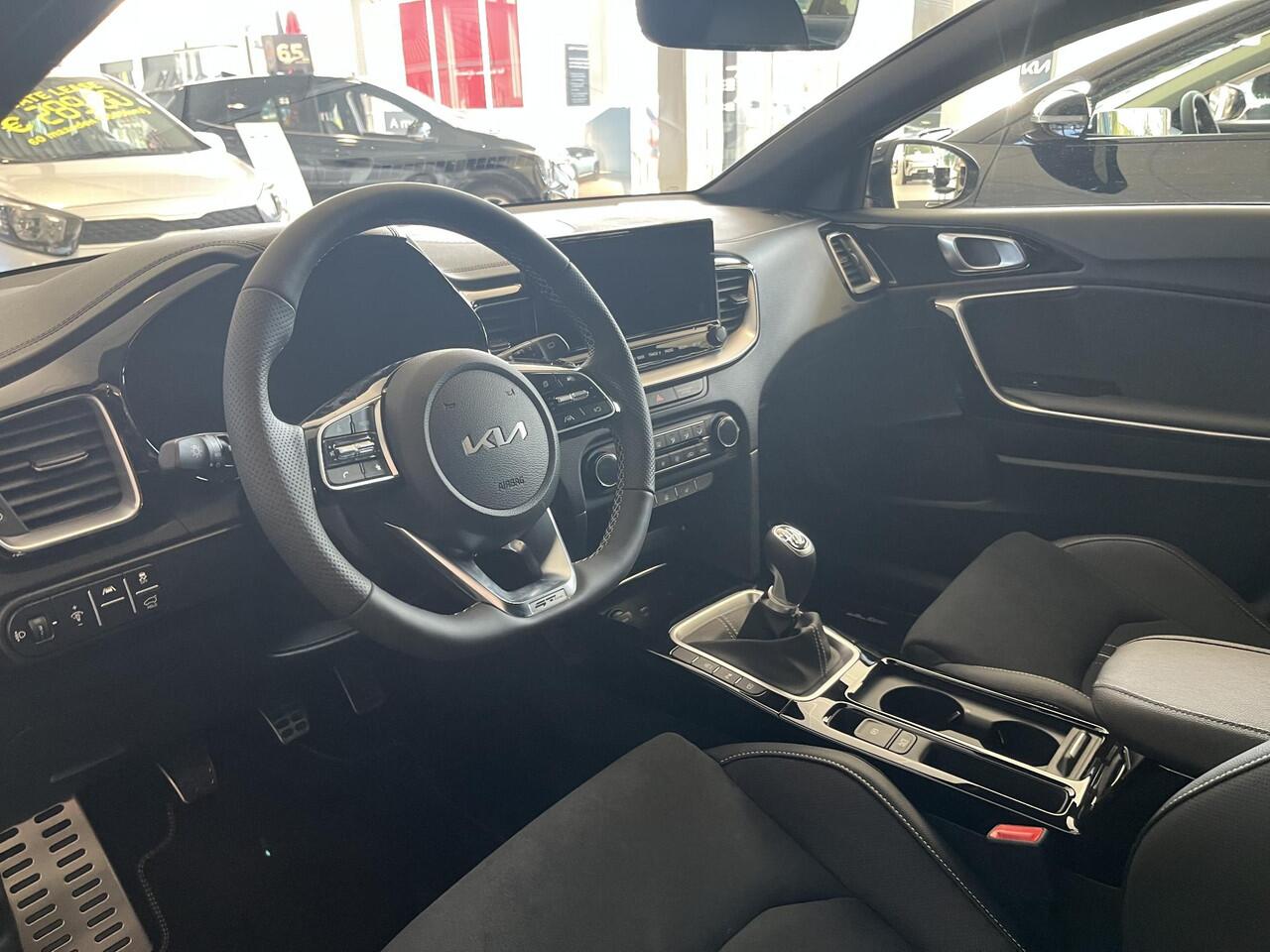 KIA PRO CEE D ProCeed 1.5 T-GDi GT-Line SNEL RIJDEN!! VRAAG NU EEN OFFERTE AAN!!