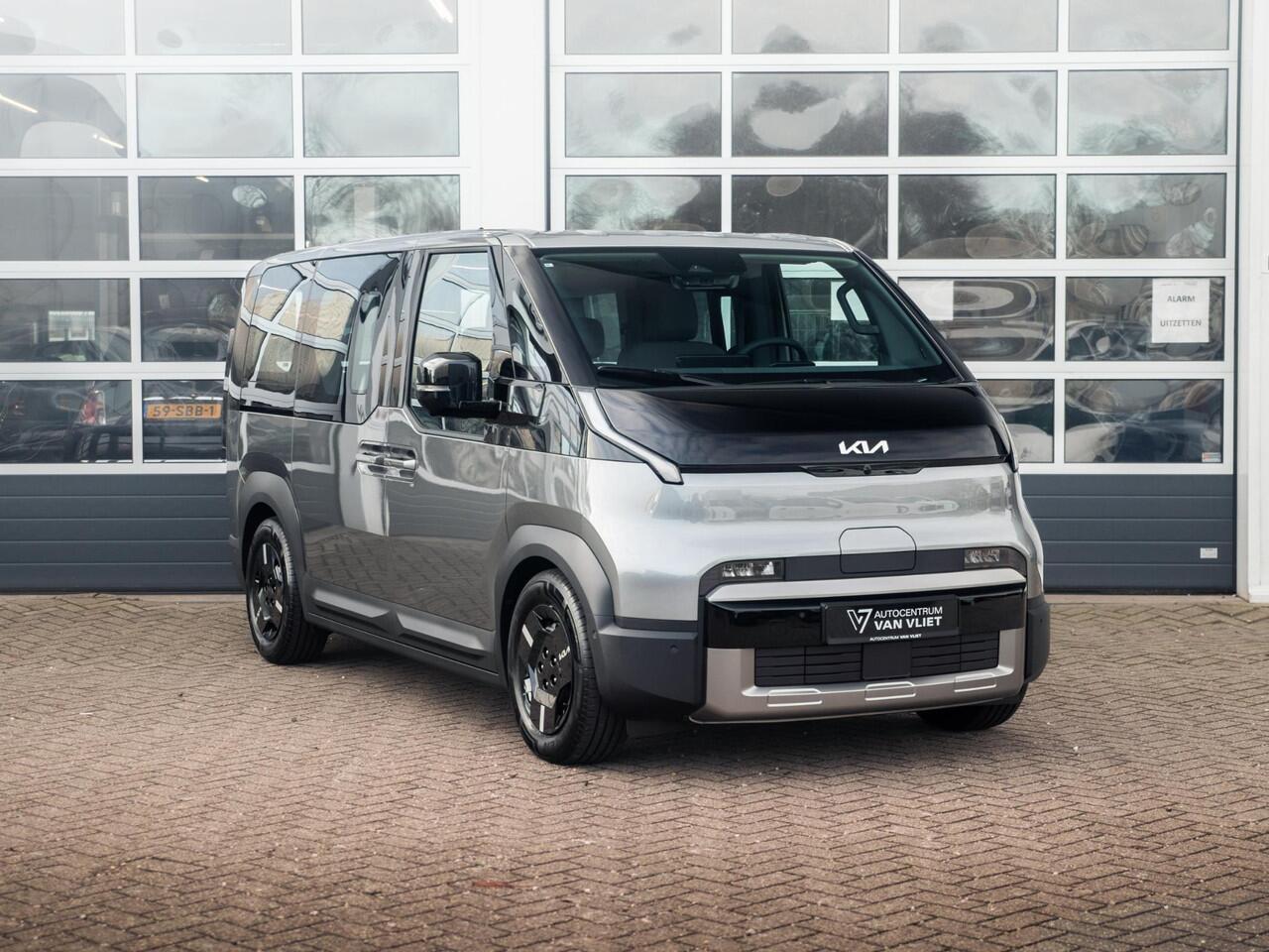 KIA PV5 Passenger Elite 71.2 kWh | Clima | Camera | Adapt. Cruise | BSM | Navi | PDC V&A | Stoel&Stuur Verwarming | Twee schuifdeuren | Priv. glass | 5-Zits