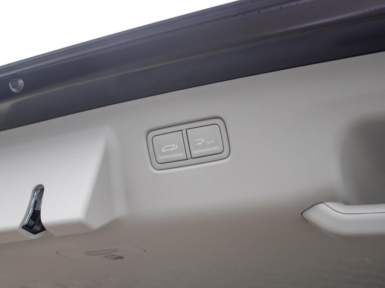 KIA PV5 Passenger Elite Executive 71.2 kWh | Stoel en stuurverwarming | 360 graden camera | Elektrisch bedienbare schuifdeuren links en rechts |