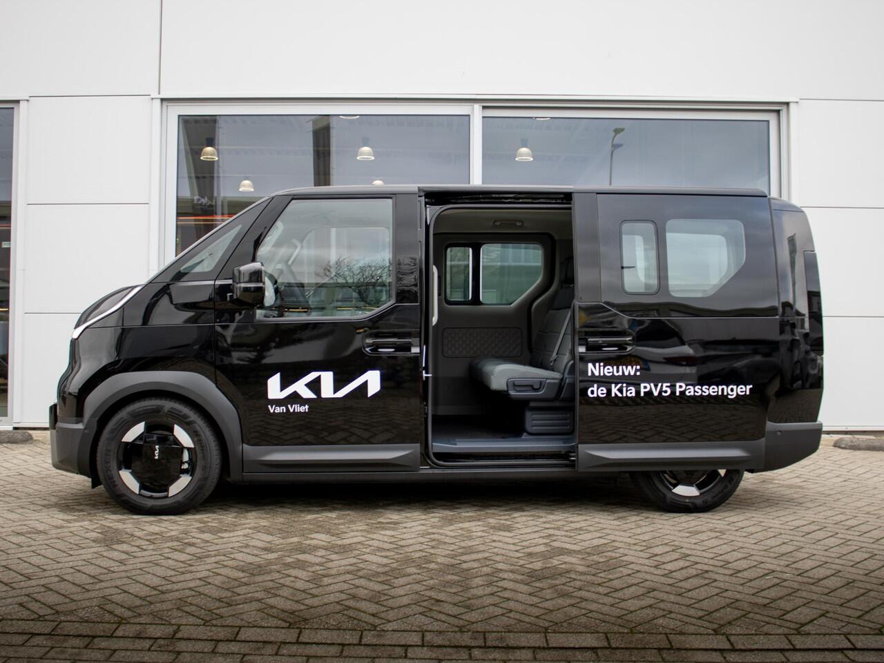 KIA PV5 Passenger Elite Executive 71.2 kWh | Stoel en stuurverwarming | 360 graden camera | Elektrisch bedienbare schuifdeuren links en rechts |