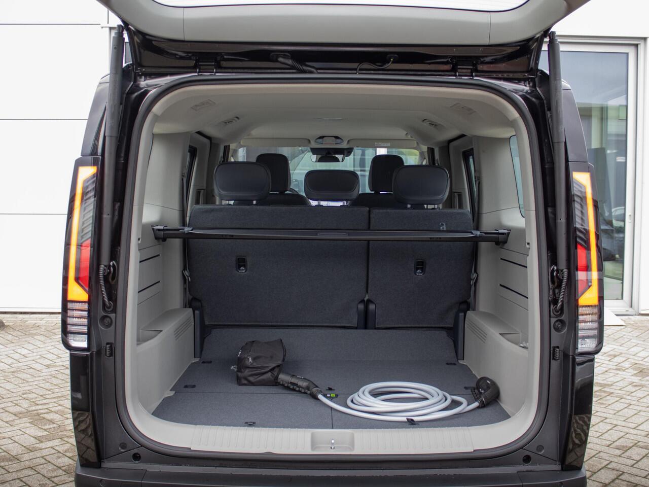 KIA PV5 Passenger Elite Executive 71.2 kWh | Stoel en stuurverwarming | 360 graden camera | Elektrisch bedienbare schuifdeuren links en rechts |