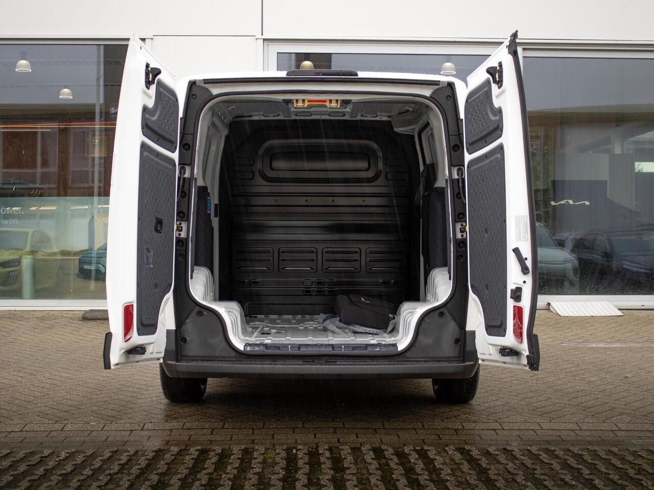 KIA PV5 L2H1 Plus 71.2 kWh | Navi | PDC | Camera | Clima | Adapt. Cruise | Stoelverwarming & ventilatie | V2L