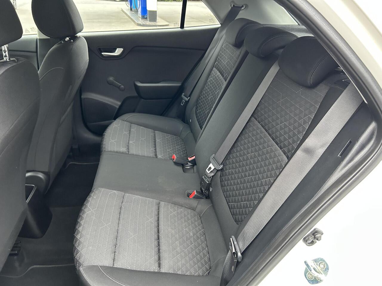 KIA RIO 1.2 62 KW Apple Carplay Navi