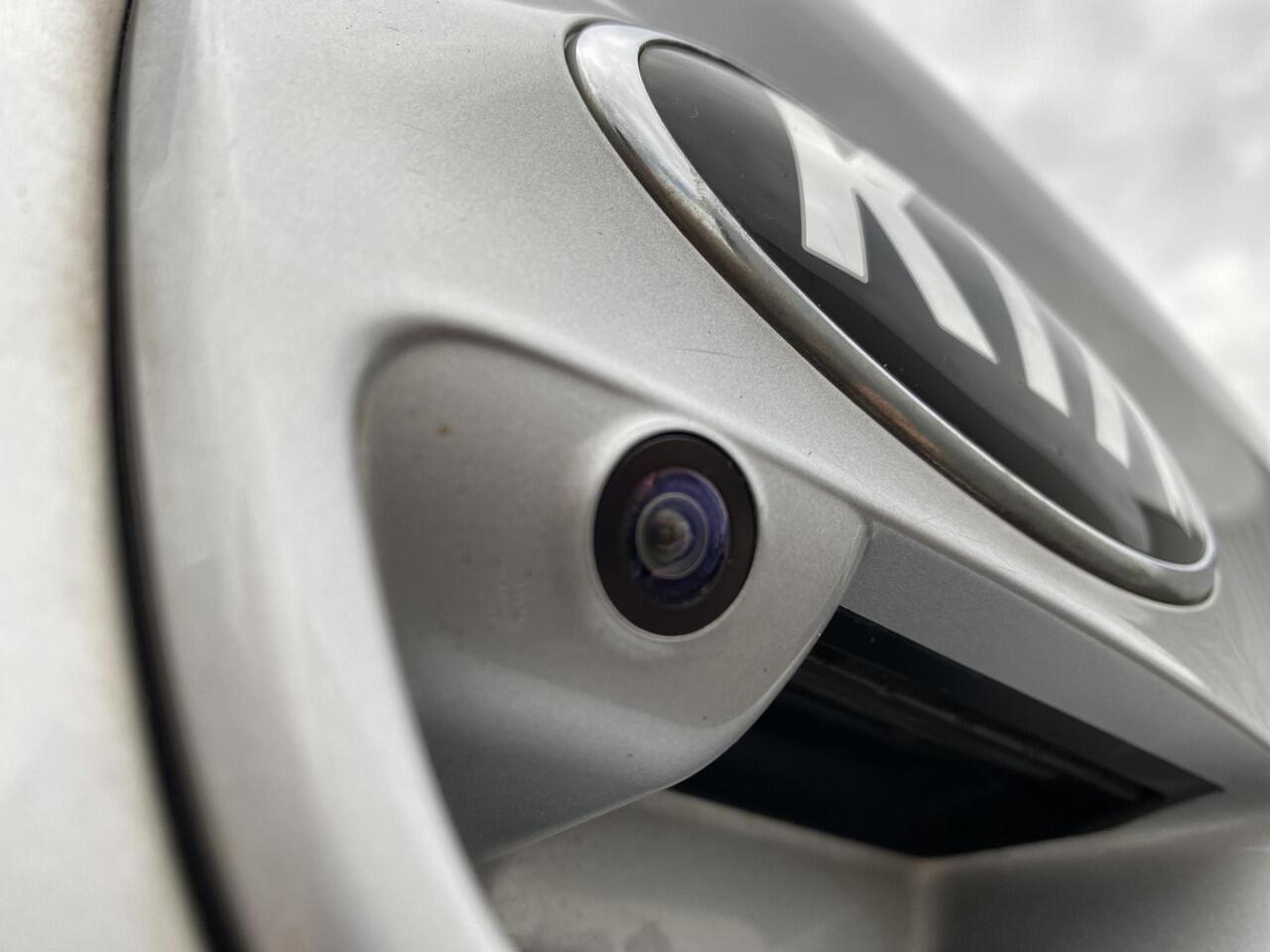 KIA RIO 1.0 TGDI GT-Line Nieuw geleverd, Dealeronderhouden, 1e eign. Stoel- & Stuurwiel verwarmd, LMV, Privacy glass, Smart Key, Achteruitrijcamera, Parkeersensoren achterzijde, BTW-auto