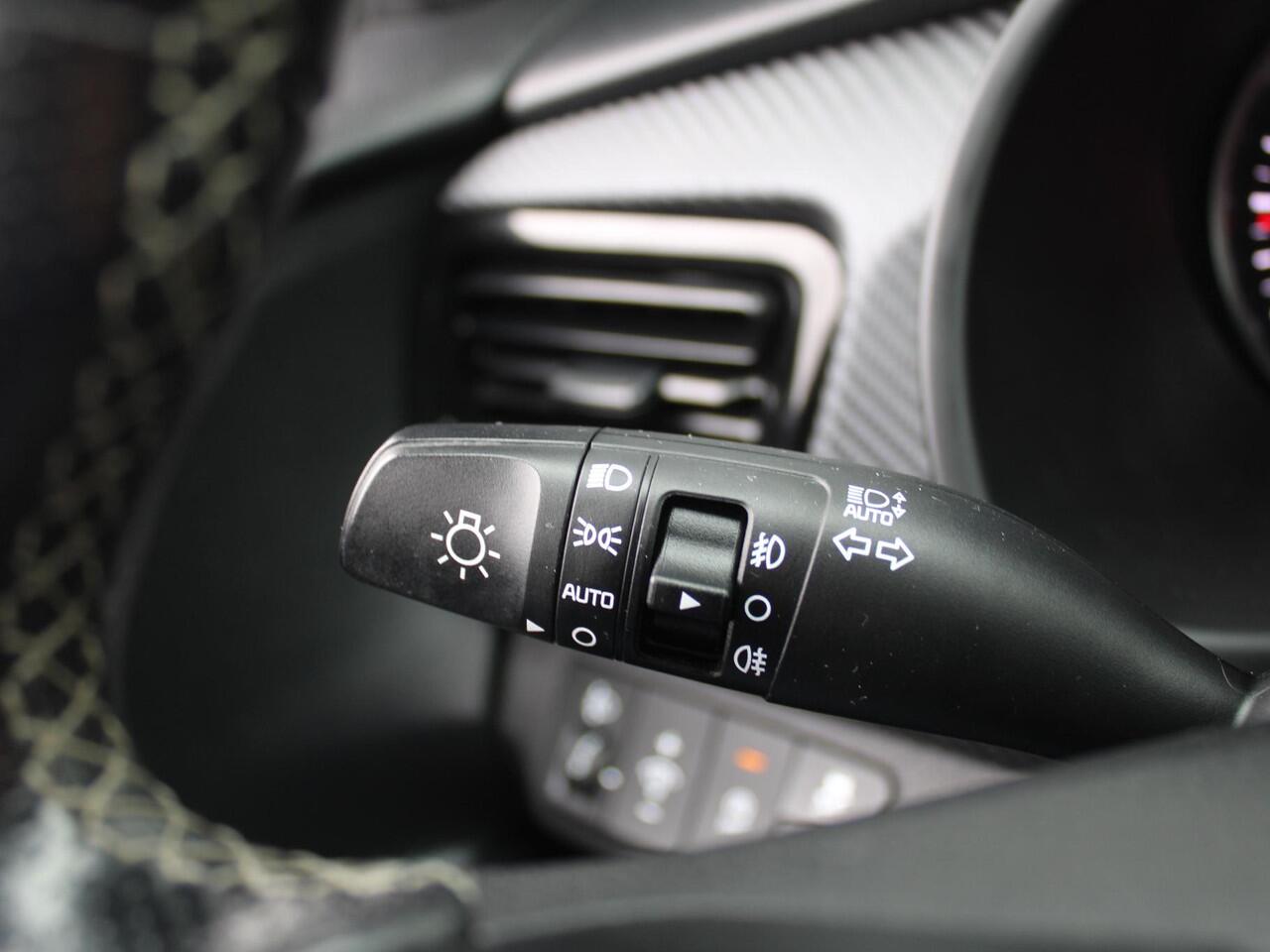 KIA RIO 1.0 T-GDi MHEV GT-Line | Stuur-/stoelverwarming | 17" LM | Camera | Clima | Navi | Cruise | Keyless |