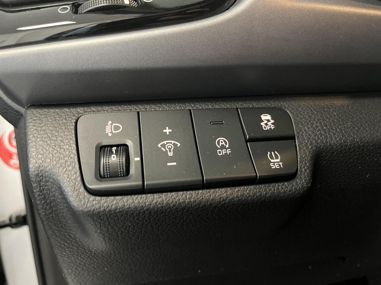 KIA RIO 1.0 T-GDi MHEV DynamicPlusLine | Slechts 4.299km gereden! | Mét trekhaak | Apple Carplay/Android Auto | Adaptive cruise control | Keyless | Achteruitrij camera | Parkeersensoren achter | Full map navigatie |