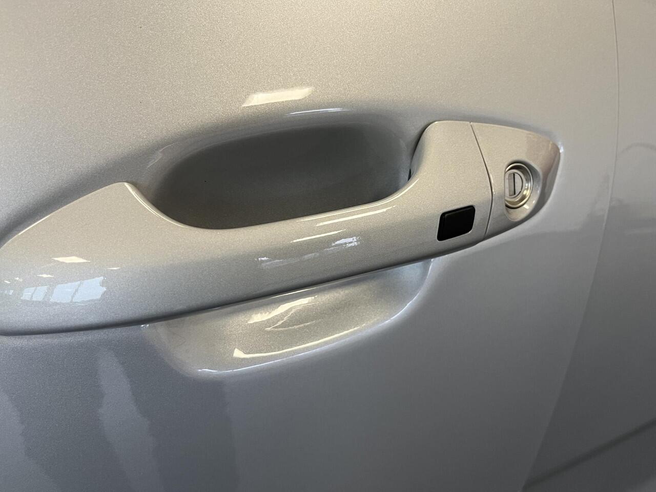 KIA RIO 1.0 T-GDi MHEV DynamicPlusLine | Slechts 4.299km gereden! | Mét trekhaak | Apple Carplay/Android Auto | Adaptive cruise control | Keyless | Achteruitrij camera | Parkeersensoren achter | Full map navigatie |