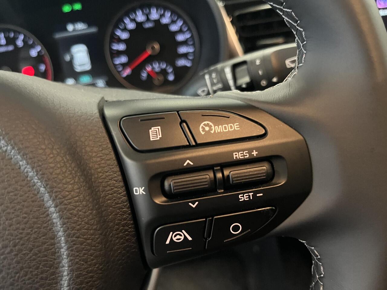 KIA RIO 1.0 T-GDi MHEV DynamicPlusLine | Slechts 4.299km gereden! | Mét trekhaak | Apple Carplay/Android Auto | Adaptive cruise control | Keyless | Achteruitrij camera | Parkeersensoren achter | Full map navigatie |