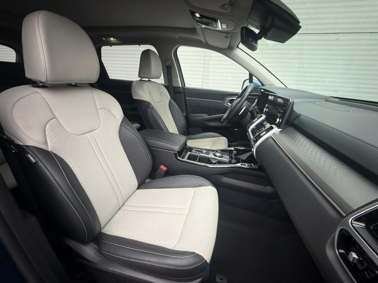 KIA SORENTO 1.6 HEV 4WD AT6 5D 7PL