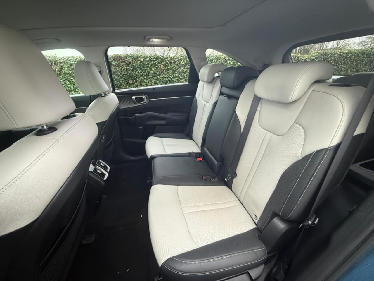 KIA SORENTO 1.6 HEV 4WD AT6 5D 7PL