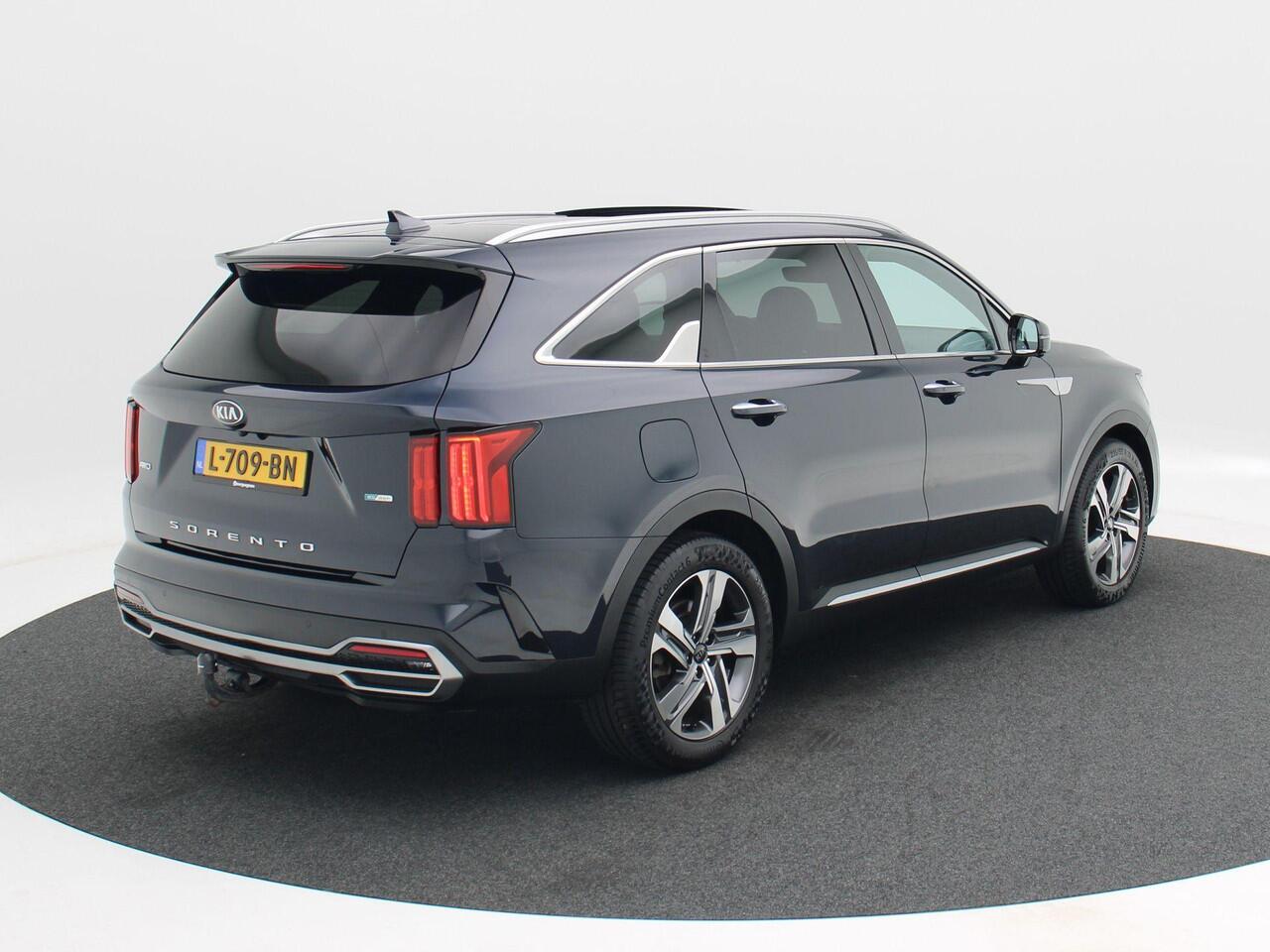 KIA SORENTO 1.6 T-GDi Plug-in Hybrid 4WD ExecutiveLine 7p. Automaat | Panoramadak | 360° Camera | Adaptive Cruise | Trekhaak | 19 Inch | 169.153 Km!