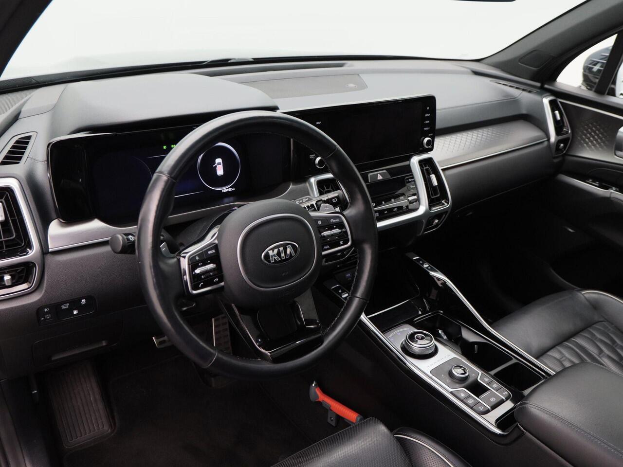 KIA SORENTO 1.6 T-GDi Plug-in Hybrid 4WD ExecutiveLine 7p. Automaat | Panoramadak | 360° Camera | Adaptive Cruise | Trekhaak | 19 Inch | 169.153 Km!