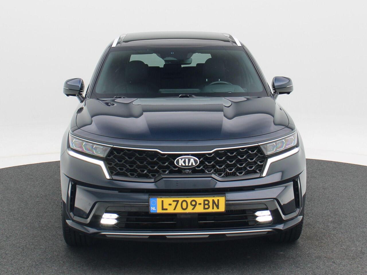 KIA SORENTO 1.6 T-GDi Plug-in Hybrid 4WD ExecutiveLine 7p. Automaat | Panoramadak | 360° Camera | Adaptive Cruise | Trekhaak | 19 Inch | 169.153 Km!