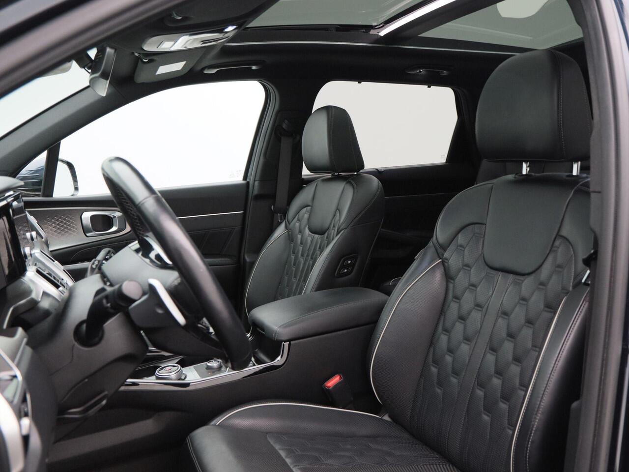 KIA SORENTO 1.6 T-GDi Plug-in Hybrid 4WD ExecutiveLine 7p. Automaat | Panoramadak | 360° Camera | Adaptive Cruise | Trekhaak | 19 Inch | 169.153 Km!