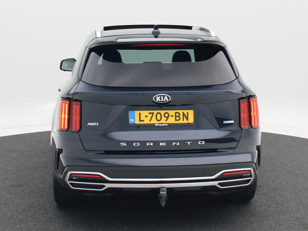 KIA SORENTO 1.6 T-GDi Plug-in Hybrid 4WD ExecutiveLine 7p. Automaat | Panoramadak | 360° Camera | Adaptive Cruise | Trekhaak | 19 Inch | 169.153 Km!