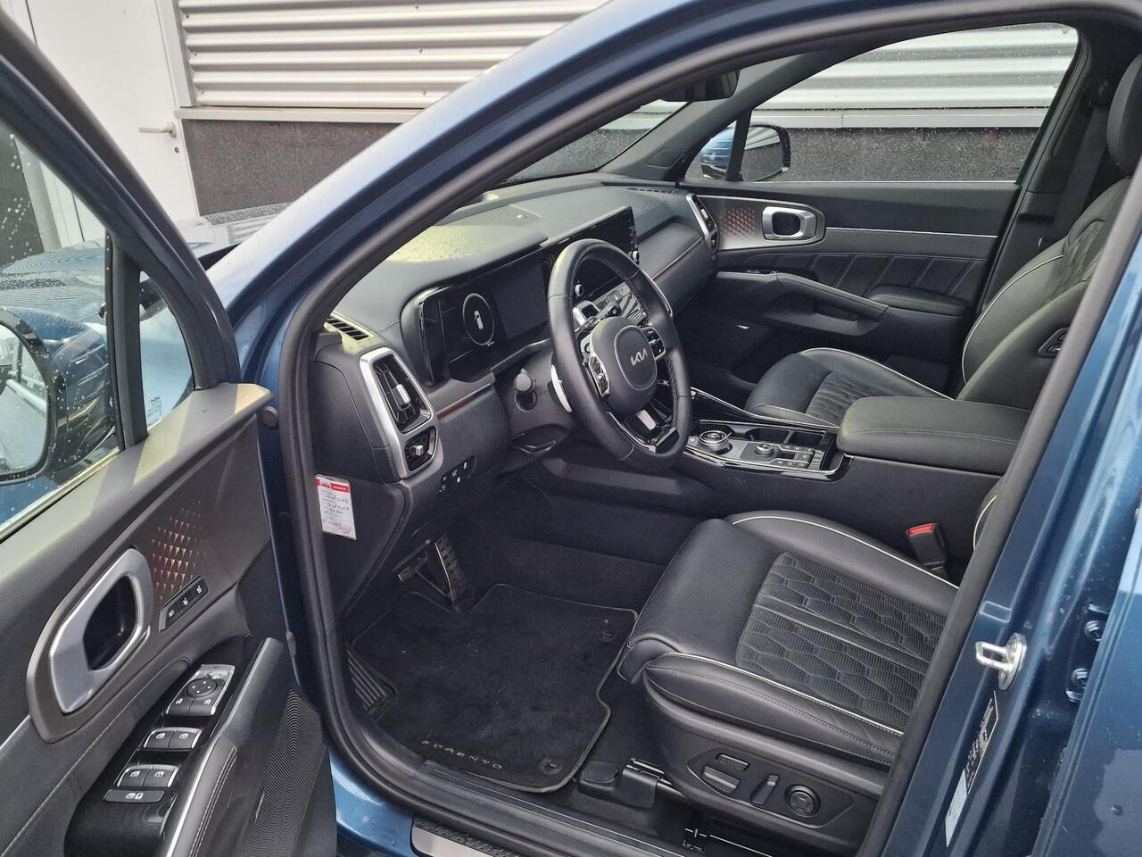 KIA SORENTO 1.6 T-GDI Plug-in Hybrid 4WD ExecutiveLine 7p. Full Option, Trekhaak, BTW-auto, Schuif/kanteldak, 360" Camera, Nappa Leder, Bose audio, LED