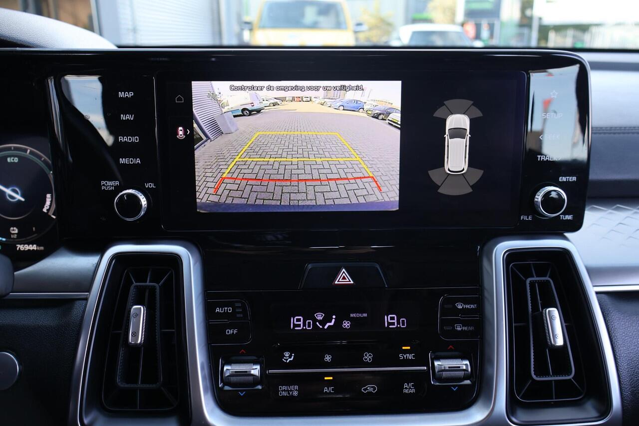 KIA SORENTO 1.6 Hybrid 2WD DynamicLine 7p. | 2e Eigenaar | NL-Auto | Volledig Onderh. | BTW | Stoel/Stuur Verwarming | Elek Stoel | Climate | Ad Cruise | Camera | Full Led | PDC | Carplay