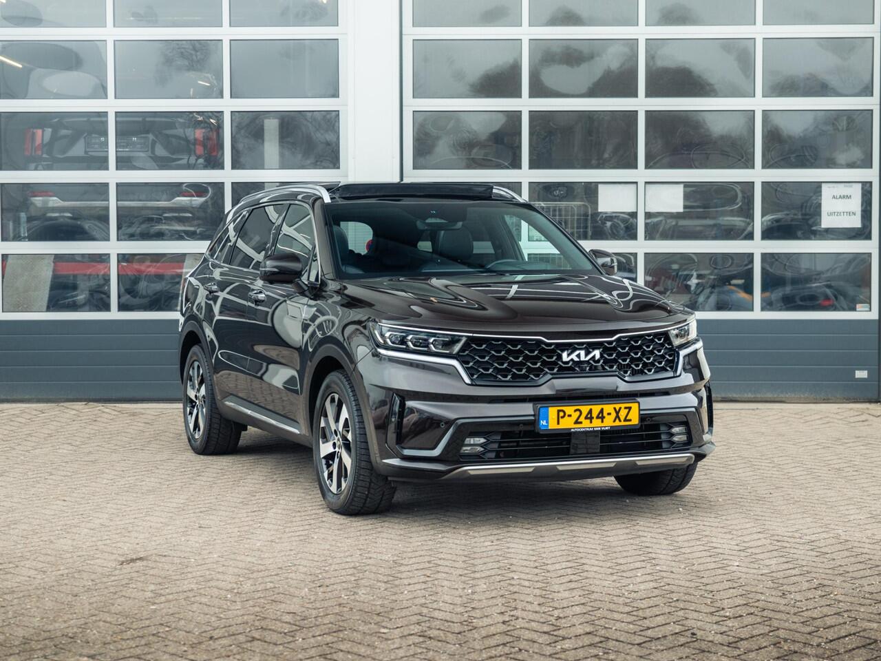 KIA SORENTO 1.6 T-GDI Plug-in Hybrid 4WD ExecutiveLine 7p. | Full options | NL auto! | Alarm klasse 3 | Afn. Trekhaak l 100% onderhouden