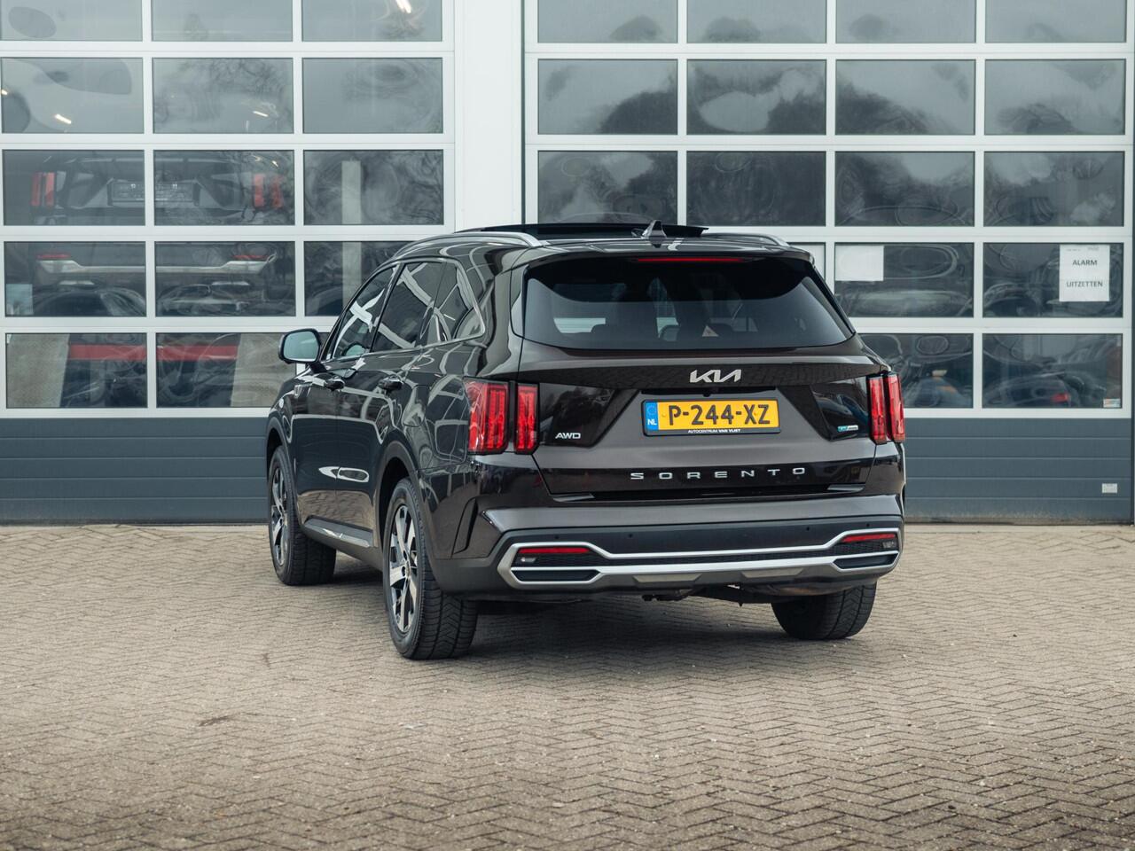 KIA SORENTO 1.6 T-GDI Plug-in Hybrid 4WD ExecutiveLine 7p. | Full options | NL auto! | Alarm klasse 3 | Afn. Trekhaak l 100% onderhouden