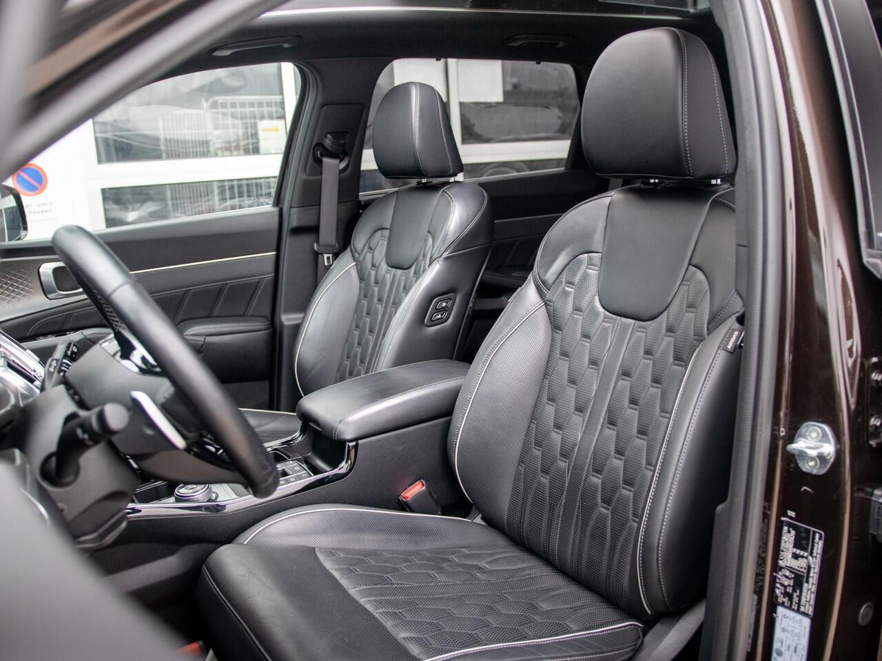 KIA SORENTO 1.6 T-GDI Plug-in Hybrid 4WD ExecutiveLine 7p. | Full options | NL auto! | Alarm klasse 3 | Afn. Trekhaak l 100% onderhouden