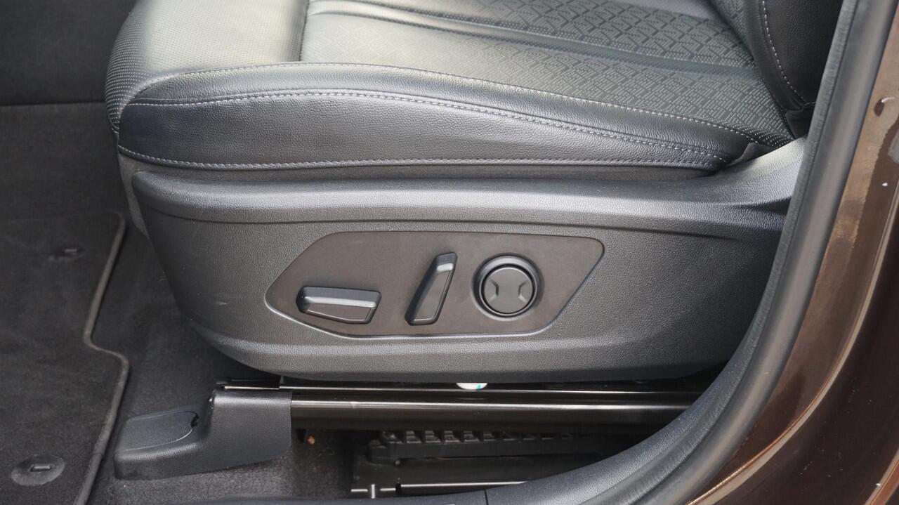 KIA SORENTO 1.6 T-GDI Plug-in Hybrid 4WD Afn.Trekhaak | Elektr. Achterklep | Elektr Stoelverstelling | Leder