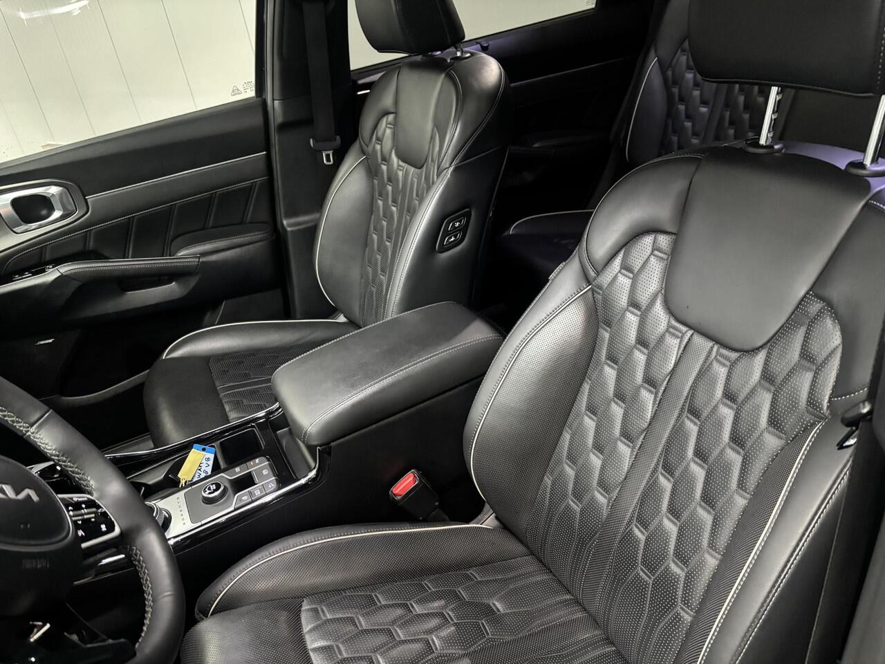 KIA SORENTO 1.6 T-GDI Hybrid 2WD ExecutiveLine 7p. + Trekhaak, 1650KG trekgewicht, 1e eigenaar, zeer nette en luxe auto met 7 zitplaatsen ideale gezinsauto