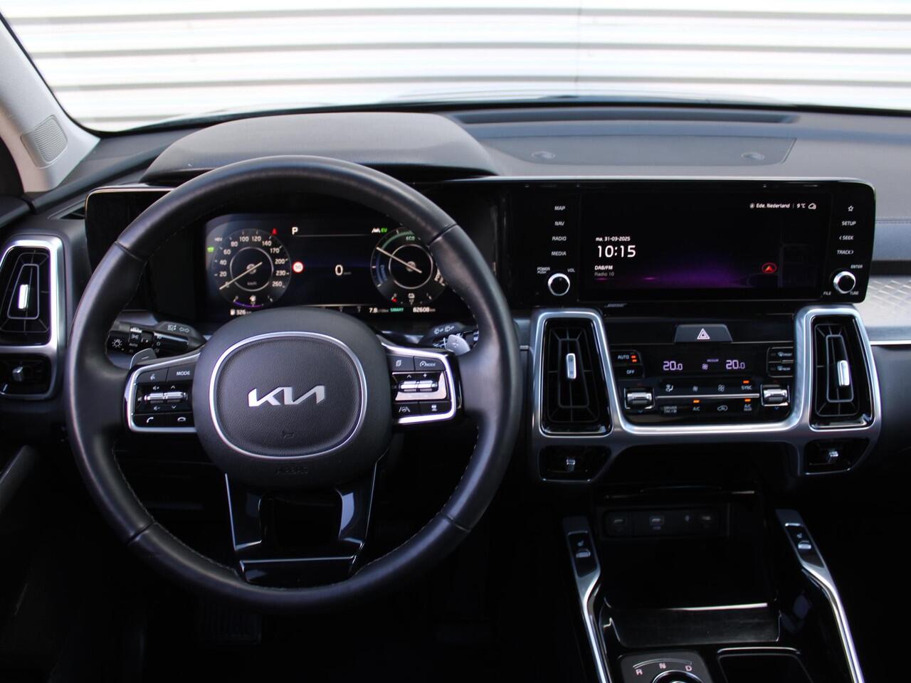 KIA SORENTO 1.6 T-GDI Plug-in Hybrid 4WD DynamicPlusLine 7p. | Panoramadak | 19" LM all weather | Navi | Cruise | Camera | Bose | Stoel/stuur verwarming | PDC |