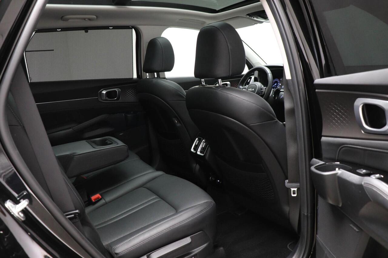 KIA SORENTO 1.6 T-GDI Plug-in Hybrid 4WD DynamicPlusLine 7p. | PANORAMADAK | STUURVERWARMING | DAB | APPLE | CAMERA