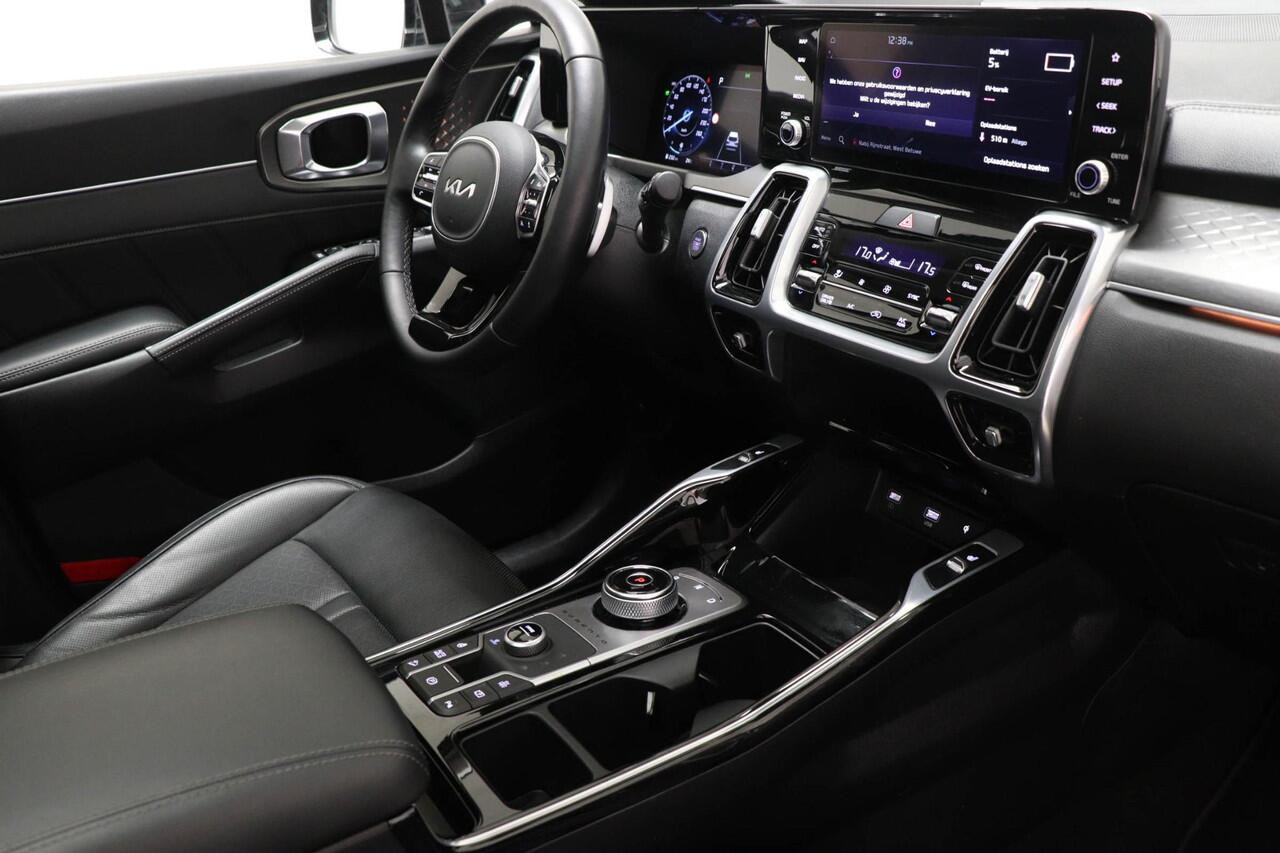 KIA SORENTO 1.6 T-GDI Plug-in Hybrid 4WD DynamicPlusLine 7p. | PANORAMADAK | STUURVERWARMING | DAB | APPLE | CAMERA