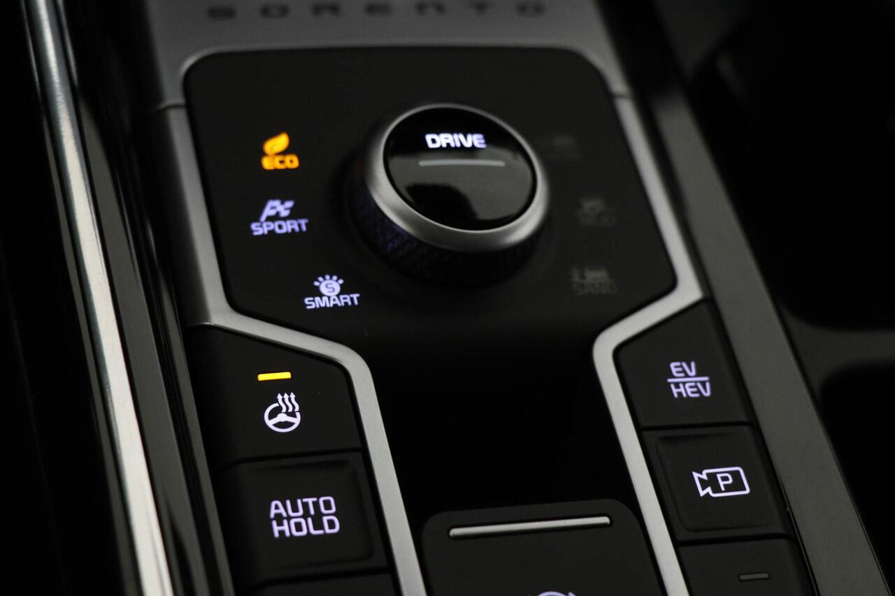 KIA SORENTO 1.6 T-GDI Plug-in Hybrid 4WD DynamicPlusLine 7p. | PANORAMADAK | STUURVERWARMING | DAB | APPLE | CAMERA