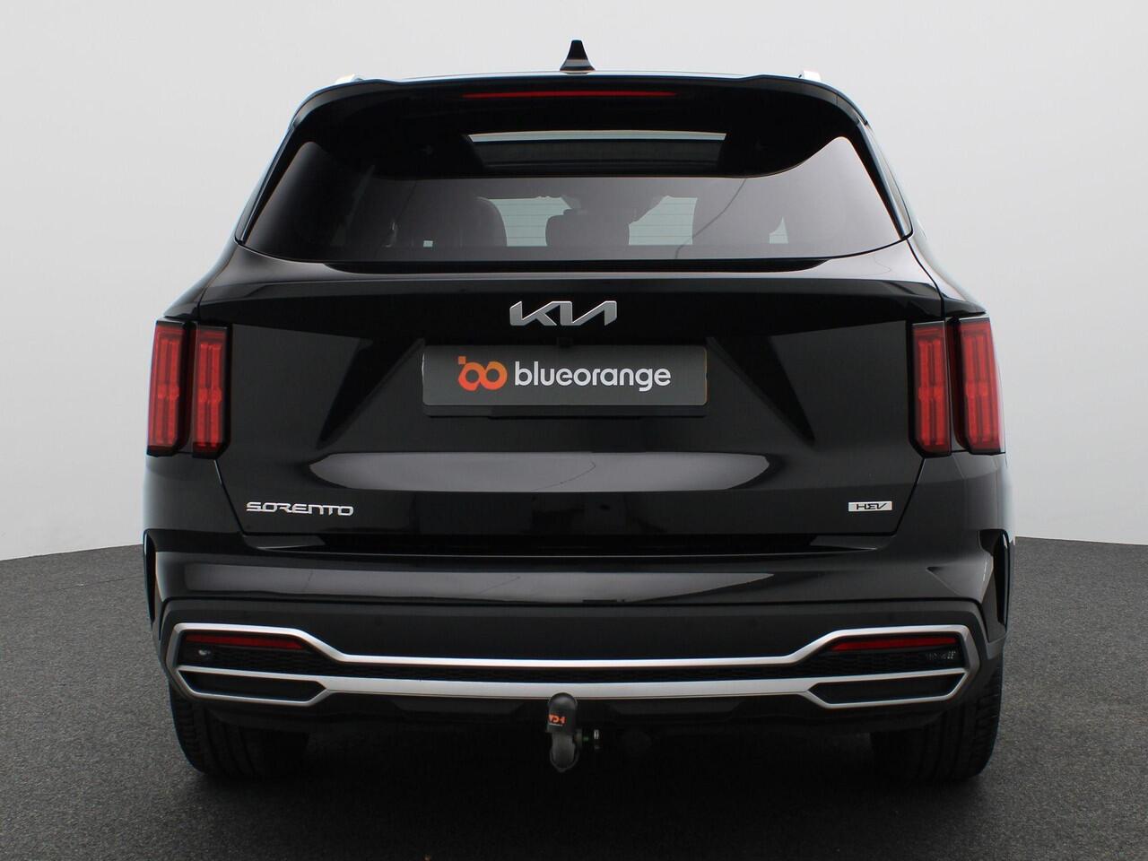 KIA SORENTO 1.6 T-GDI Hybrid 2WD ExecutiveLine 5p. 230PK Aut. Pano-Schuifdak, Trekhaak, Dodehoekcamera's, Head-Up Display, Stoel-Stuurverwarming, Stoelkoeling, Bose Audio, Navi, Adaptieve Cruise Controle, 19" LM Velgen, Elektr. Achterklep