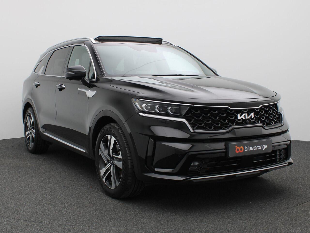 KIA SORENTO 1.6 T-GDI Hybrid 2WD ExecutiveLine 5p. 230PK Aut. Pano-Schuifdak, Trekhaak, Dodehoekcamera's, Head-Up Display, Stoel-Stuurverwarming, Stoelkoeling, Bose Audio, Navi, Adaptieve Cruise Controle, 19" LM Velgen, Elektr. Achterklep