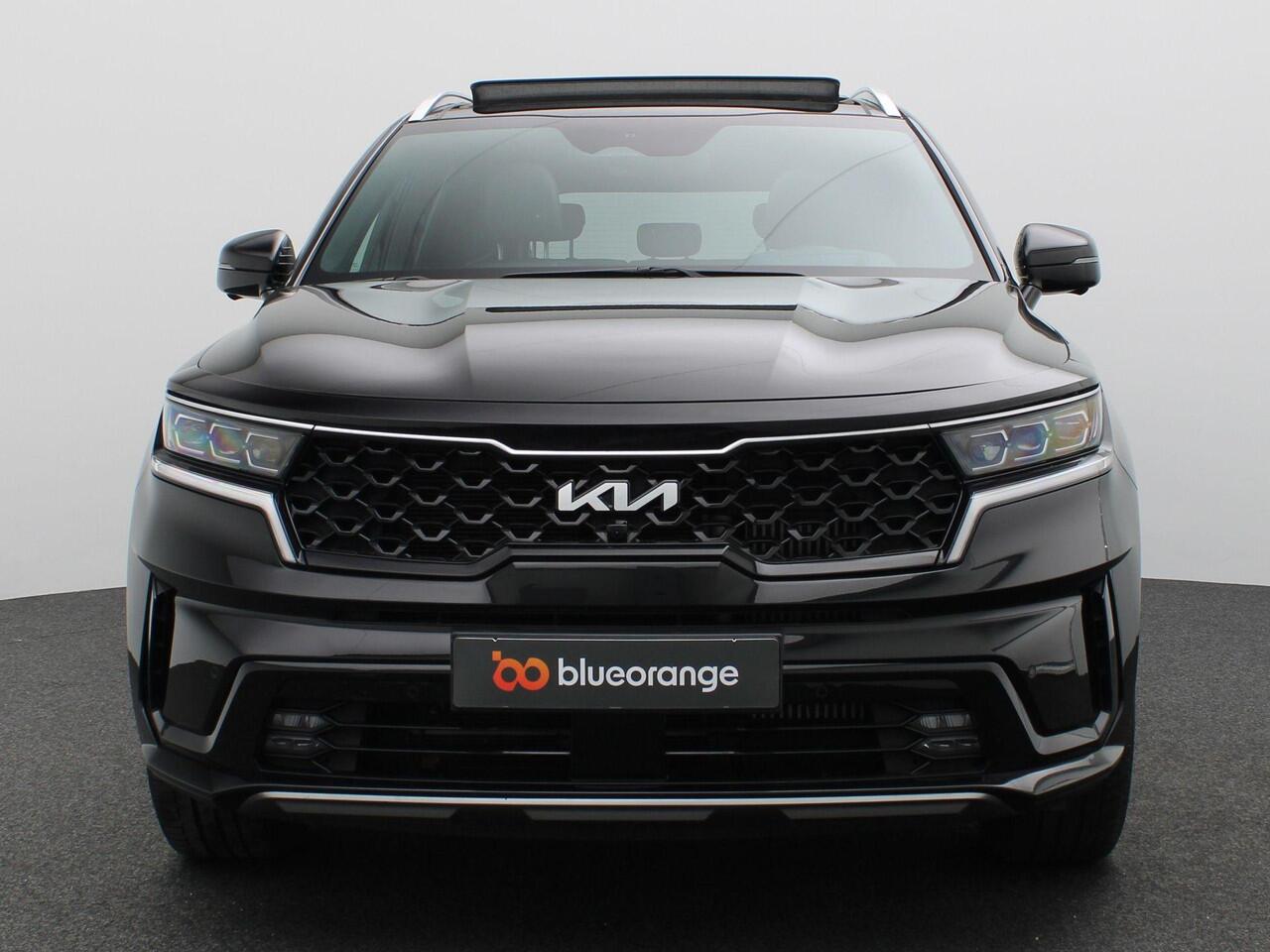 KIA SORENTO 1.6 T-GDI Hybrid 2WD ExecutiveLine 5p. 230PK Aut. Pano-Schuifdak, Trekhaak, Dodehoekcamera's, Head-Up Display, Stoel-Stuurverwarming, Stoelkoeling, Bose Audio, Navi, Adaptieve Cruise Controle, 19" LM Velgen, Elektr. Achterklep