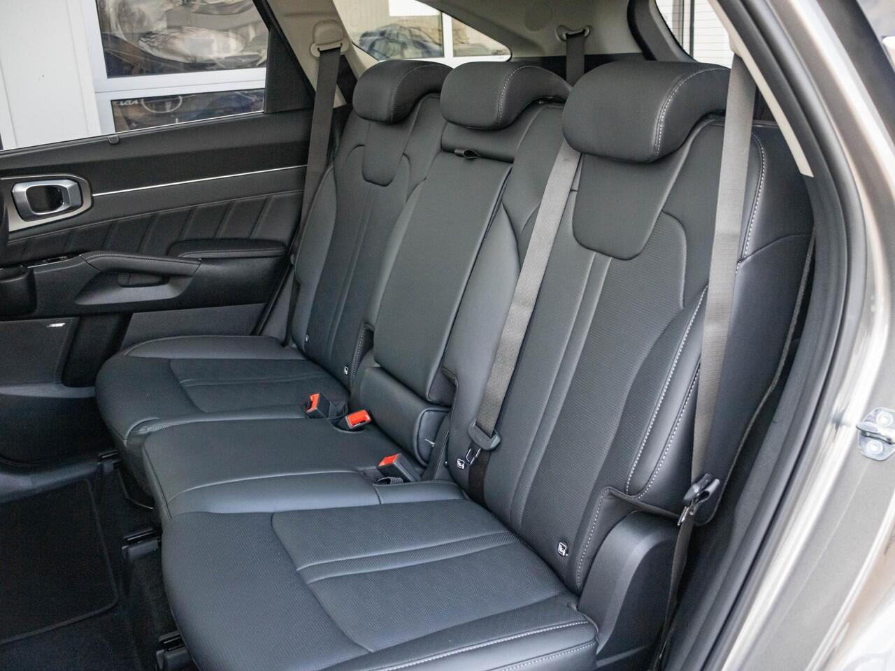 KIA SORENTO 1.6 T-GDi Plug-in Hybrid 4WD DynamicPlusLine 7p. Beschikbaar in overleg