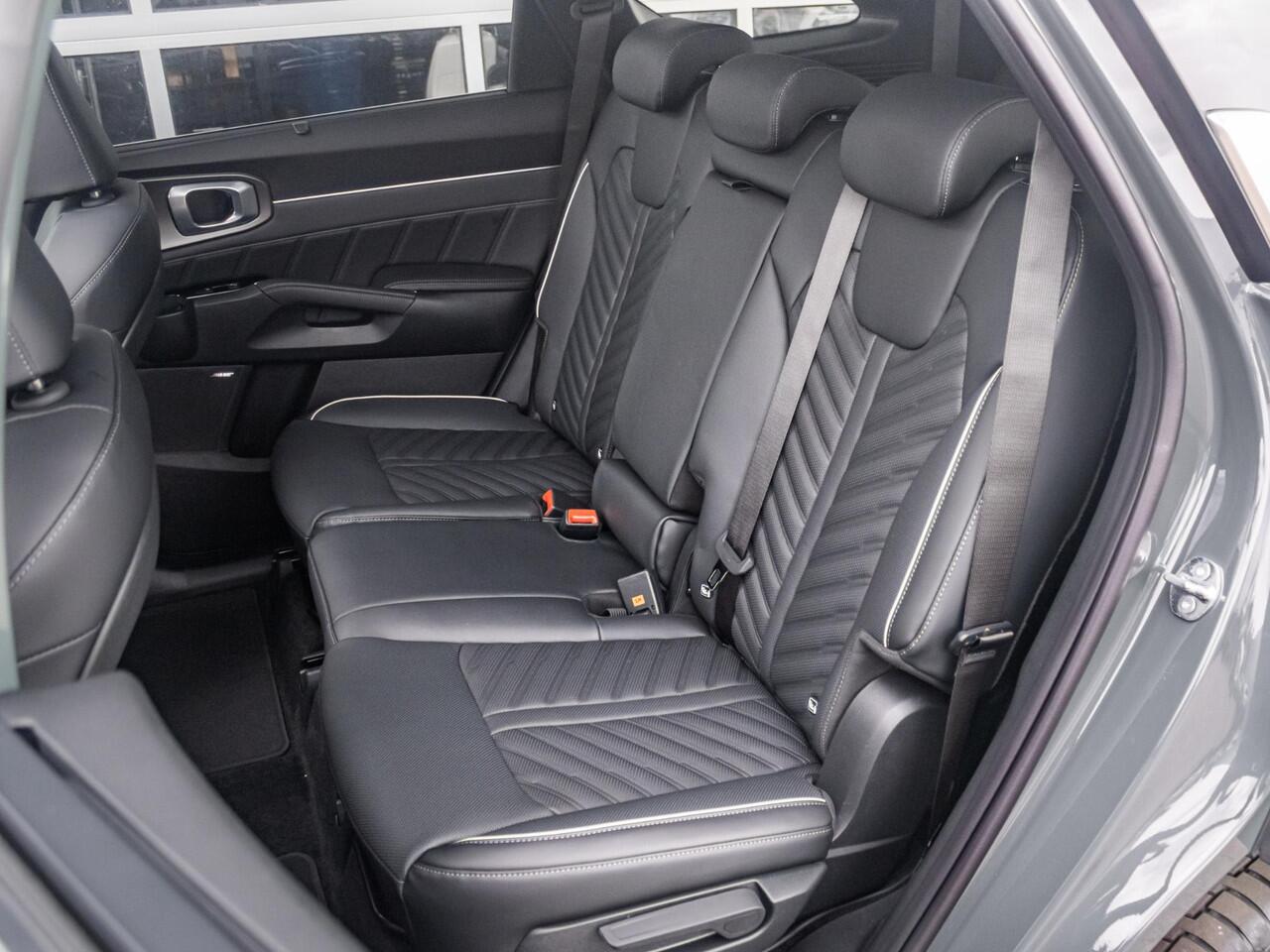 KIA SORENTO 1.6 T-GDi Plug-in Hybrid 4WD ExecutiveLine 7p. | Uit voorraad leverbaar | Full Option | Steel Grey