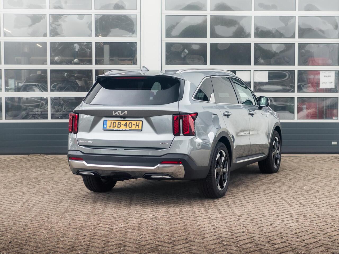 KIA SORENTO 1.6 T-GDi Plug-in Hybrid 4WD ExecutiveLine 7p. | Uit voorraad leverbaar | Full Option | Steel Grey
