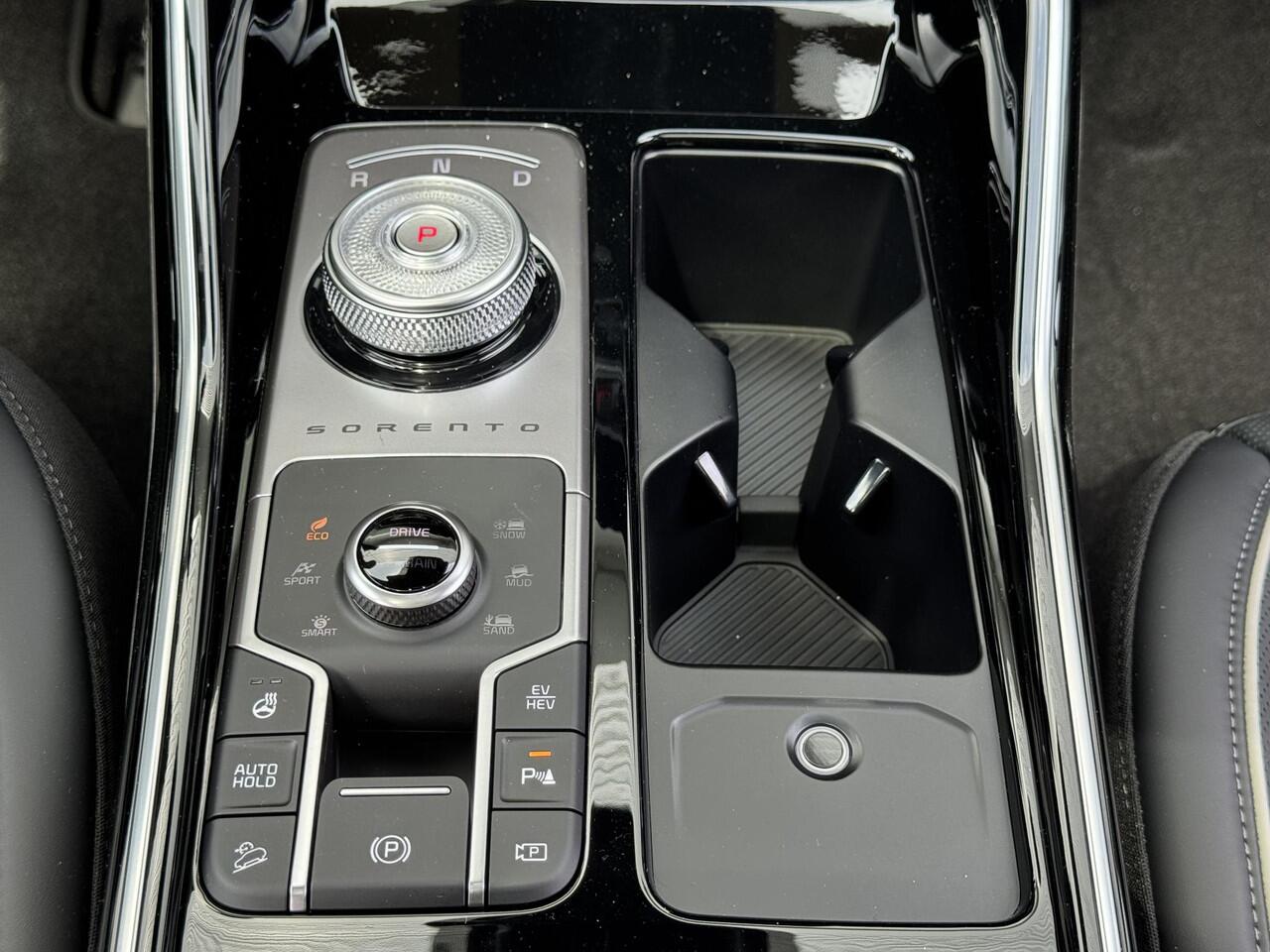 KIA SORENTO 1.6 T-GDi Plug-in Hybrid 4WD ExecutiveLine 7p. | Panoramadak | 360 Camera | Digital Key | Vingerafdrukscanner | Stoelventilatie | Head-up display | Draadloos Apple Carplay/ Android Auto |