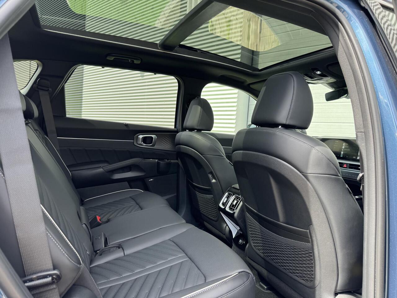 KIA SORENTO 1.6 T-GDi Plug-in Hybrid 4WD ExecutiveLine 7p. | Panoramaschuifdak | 360 Camera | Stoelventilatie | Head-up display | Keyless | Dodehoekcamera | Bose Premium Sound |