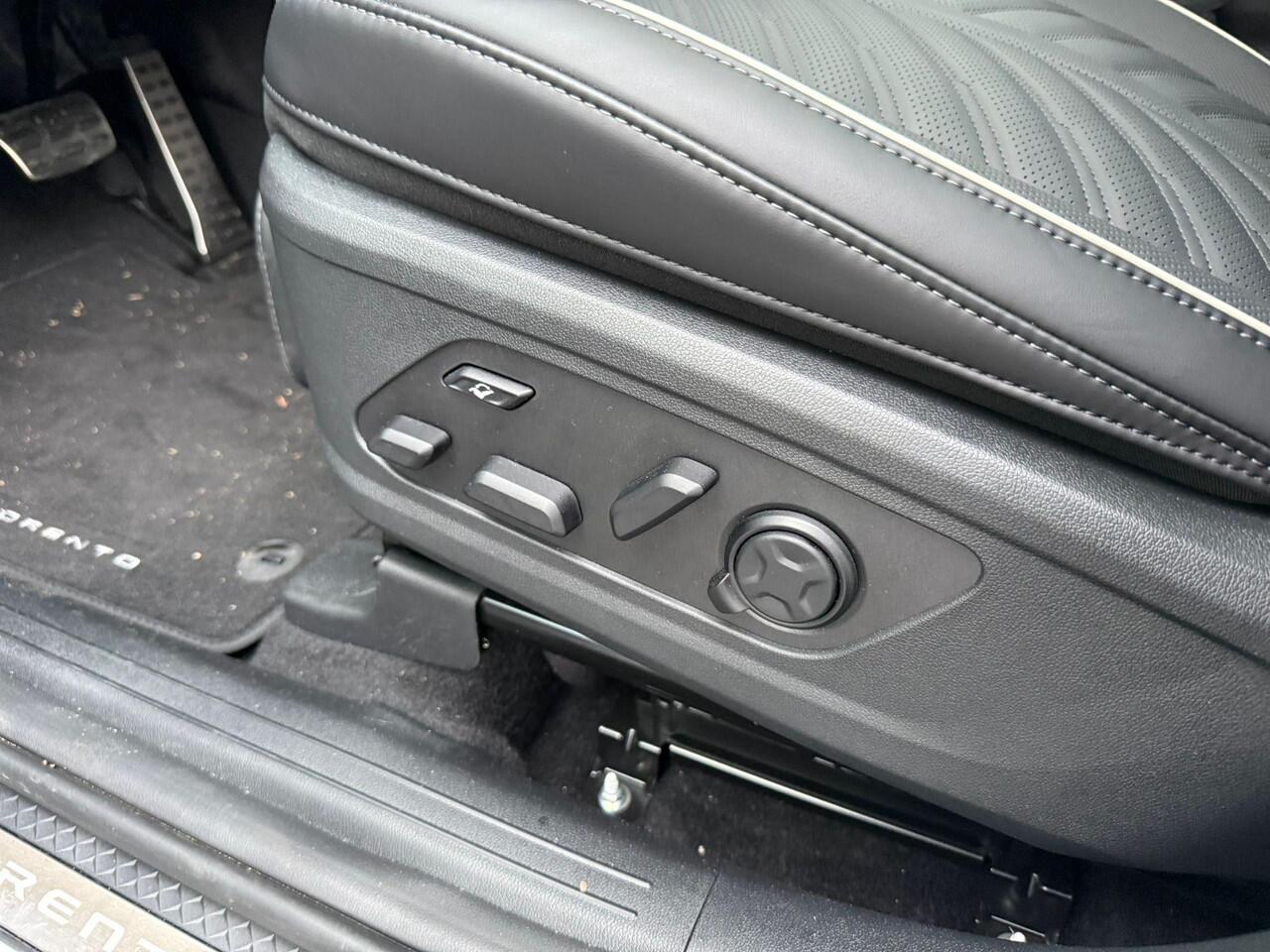 KIA SORENTO 1.6 T-GDi Plug-in Hybrid 4WD ExecutiveLine 7p. DEMO Verkoopprijs op aanvraag!