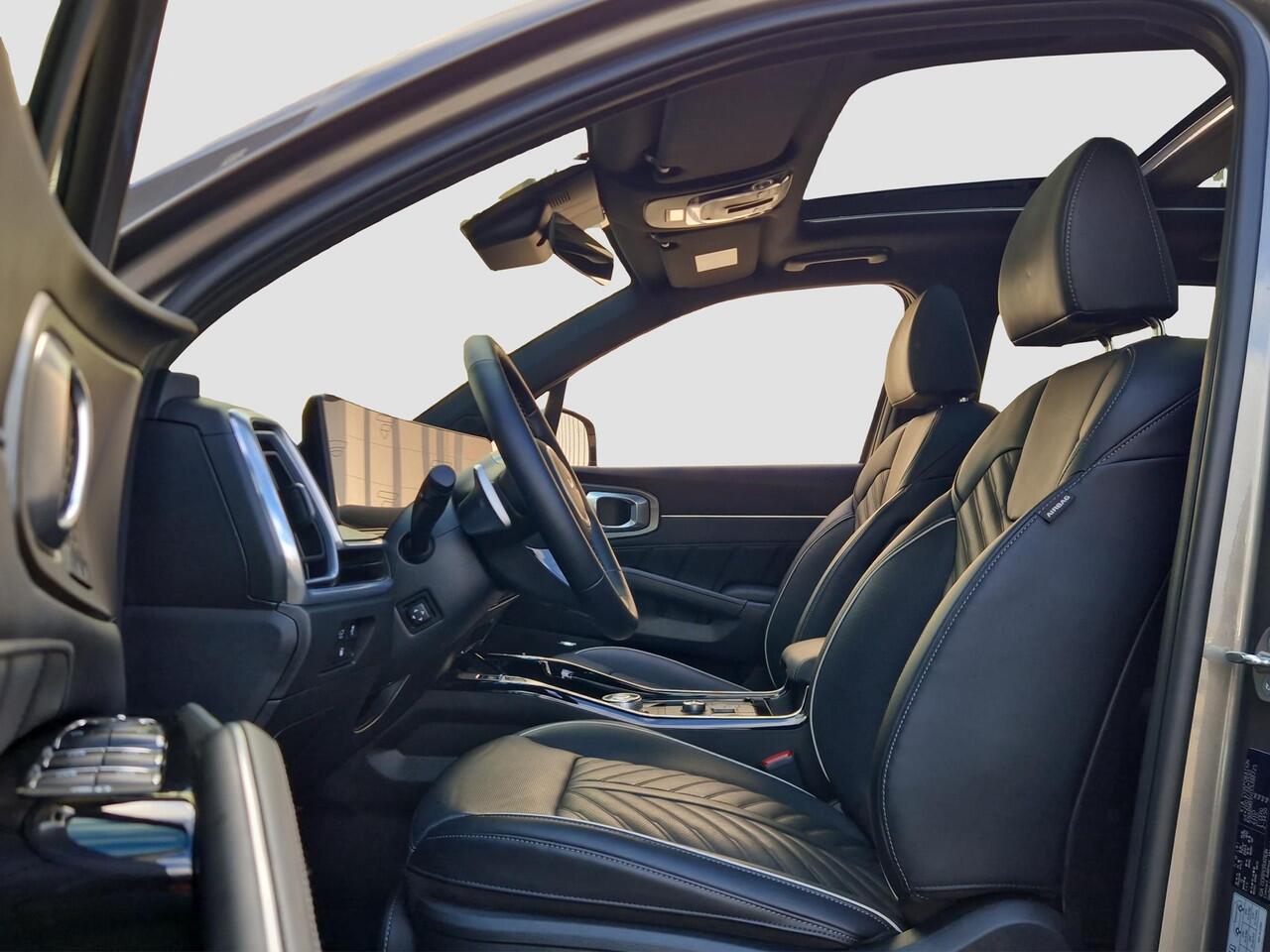 KIA SORENTO 1.6 T-GDi Plug-in Hybrid 4WD ExecutiveLine 7p. | Pano | Dodehoek Camera | Massage | LED | Leder |