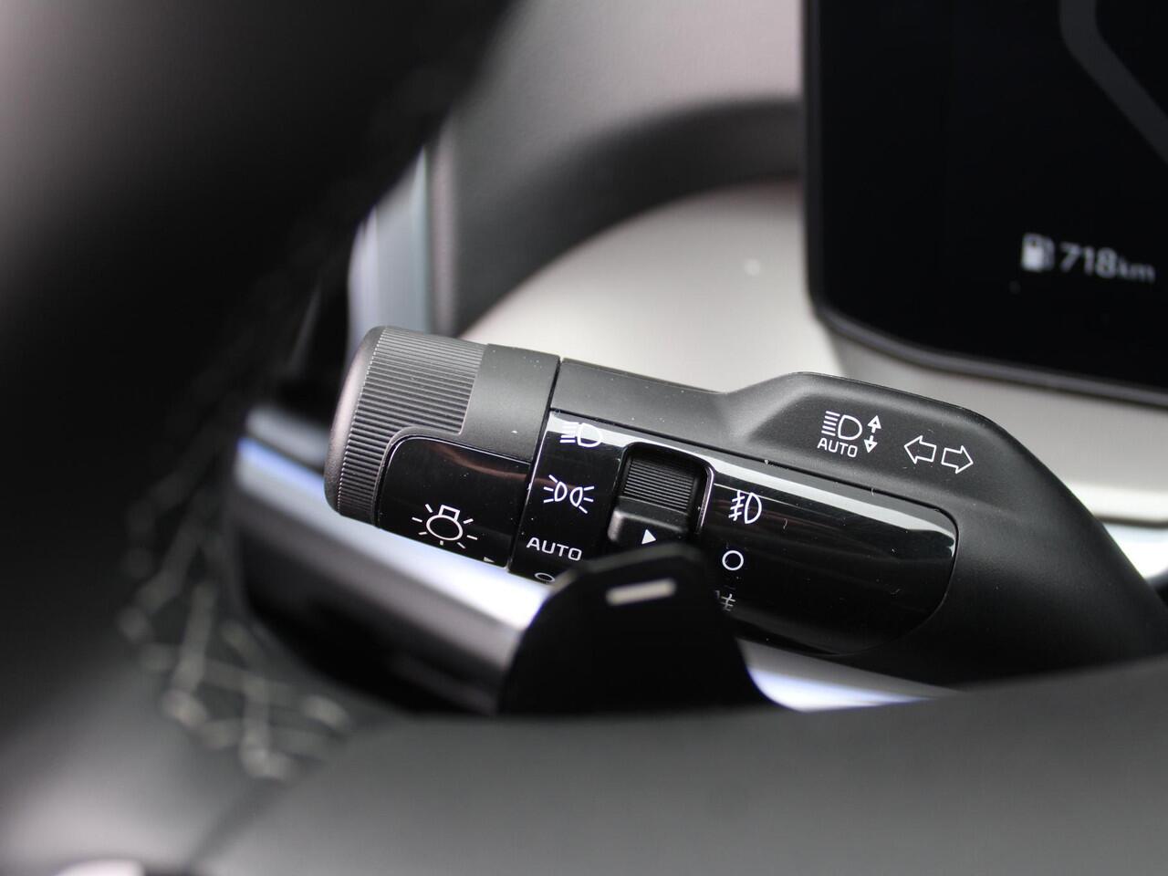 KIA SORENTO 1.6 T-GDi Plug-in Hybrid 4WD ExecutiveLine 7p. | Stuur-/stoelverwarming + ventilatie | Schuifdak | Leer | 360 Camera | Elek. stoelverst. | HUD | LED | 19" LM |