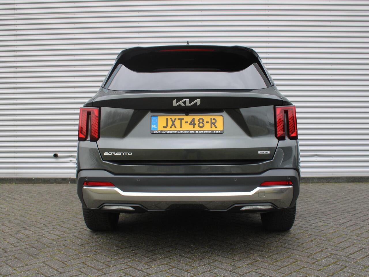 KIA SORENTO 1.6 T-GDi Plug-in Hybrid 4WD ExecutiveLine 7p. | Stuur-/stoelverwarming + ventilatie | Schuifdak | Leer | 360 Camera | Elek. stoelverst. | HUD | LED | 19" LM |