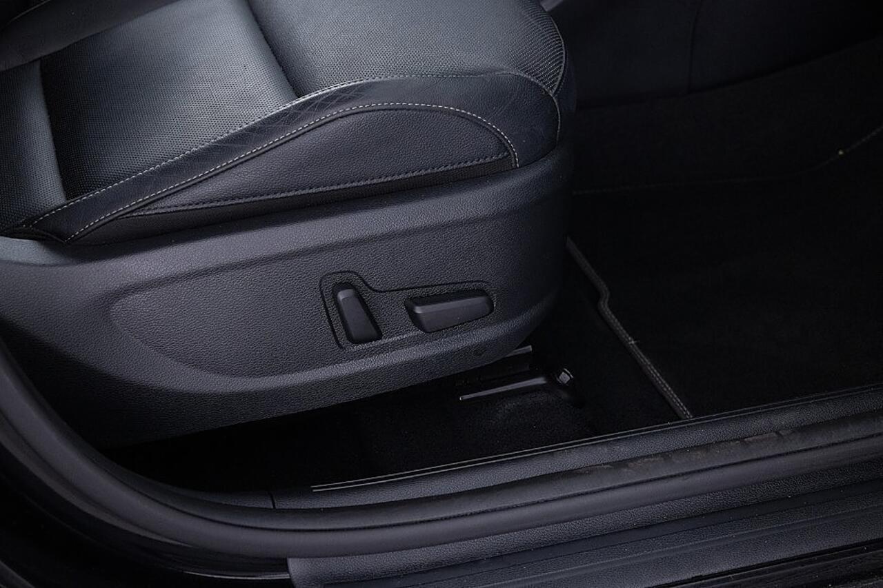 KIA SOUL e-Soul ExecutiveLine 64 kWh | SOH 100% | NAVI | LEDER | Stoelventilatie