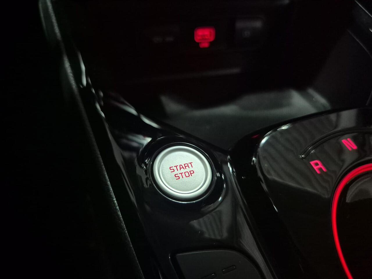 KIA SOUL e-Soul DynamicPlusLine 64 kWh ,Apple Carplay/Android Auto, achteruitrijcamera, Navigatie.