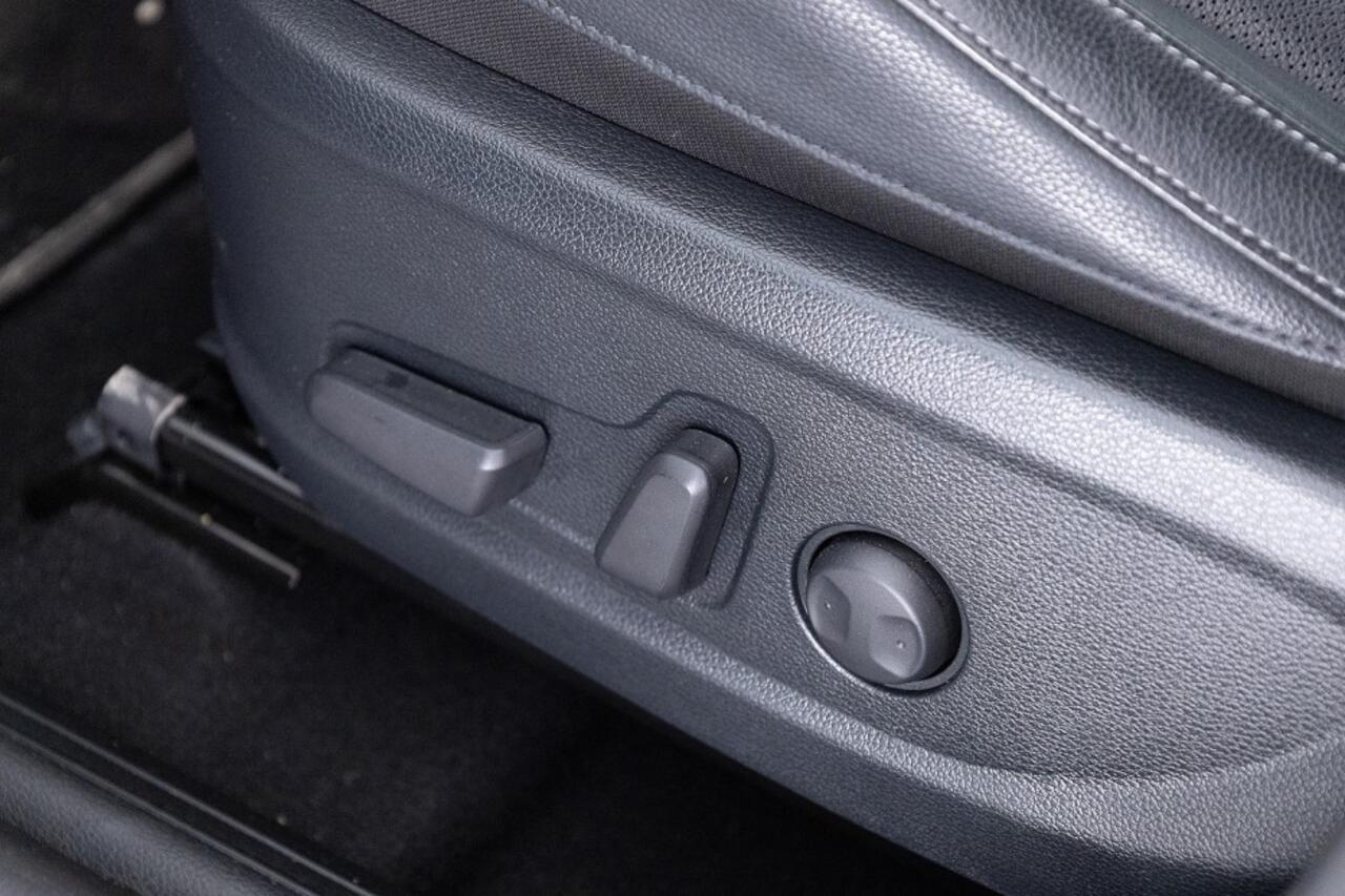 KIA SOUL e-Soul ExecutiveLine 64 kWh | SCHUIFDAK | LEDER | LED