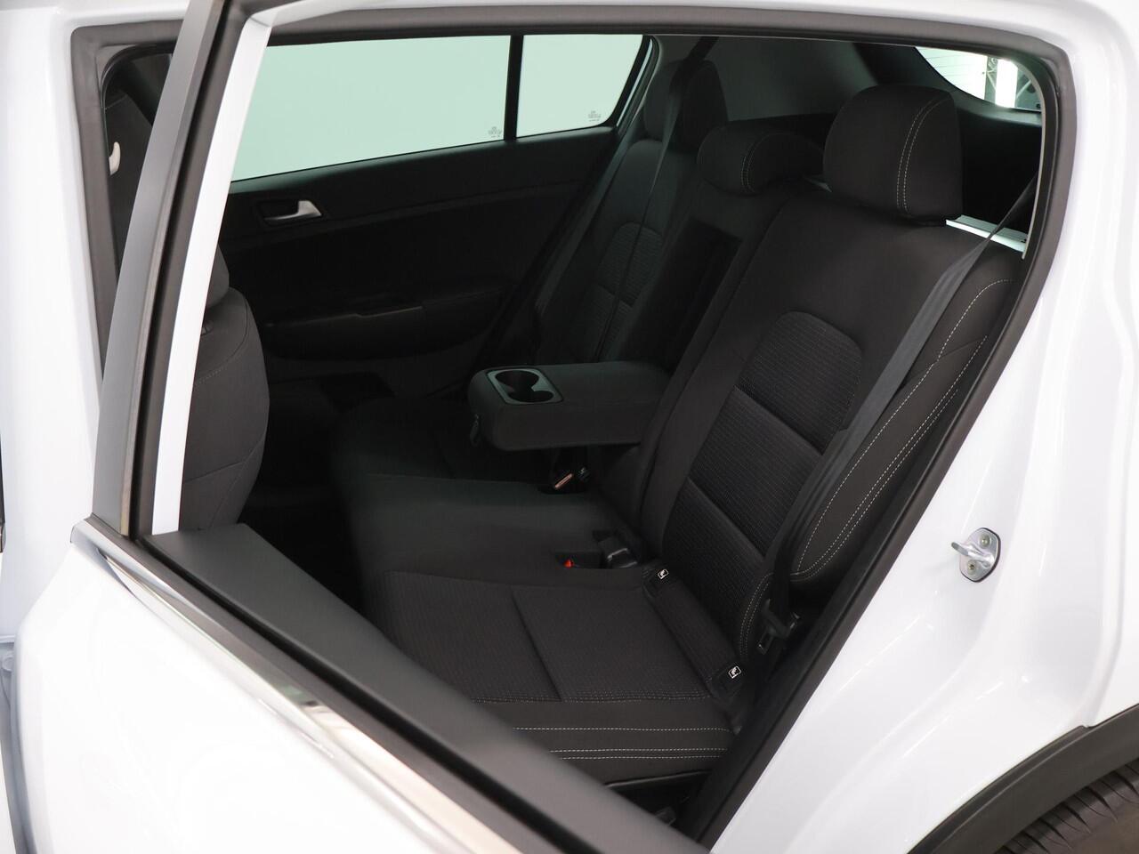 KIA SPORTAGE 1.6 GDI DynamicLine | Trekhaak | Navigatie | Parkeercamera | Climate Control | Cruise Control |