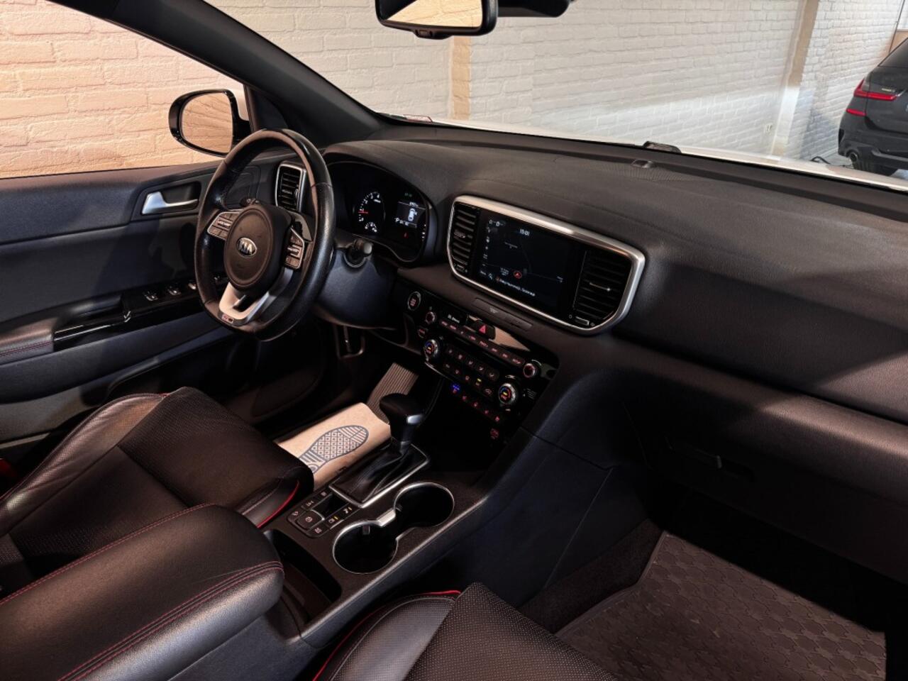 KIA SPORTAGE 1.6 T-GDI 4WD GT-Line 177pk Leder Trekhaak 360 Camera