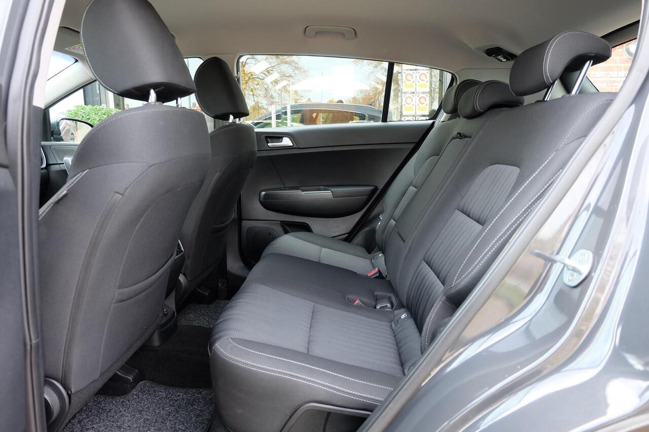 KIA SPORTAGE 1.6 GDI ComfortLine / Trekhaak / Camera / Apple CarPlay / 17"