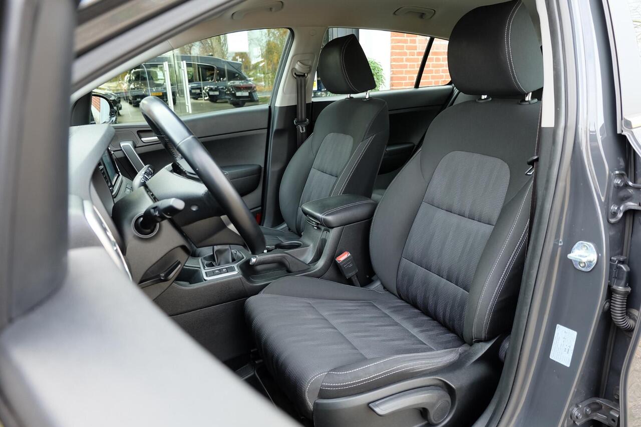 KIA SPORTAGE 1.6 GDI ComfortLine / Trekhaak / Camera / Apple CarPlay / 17"