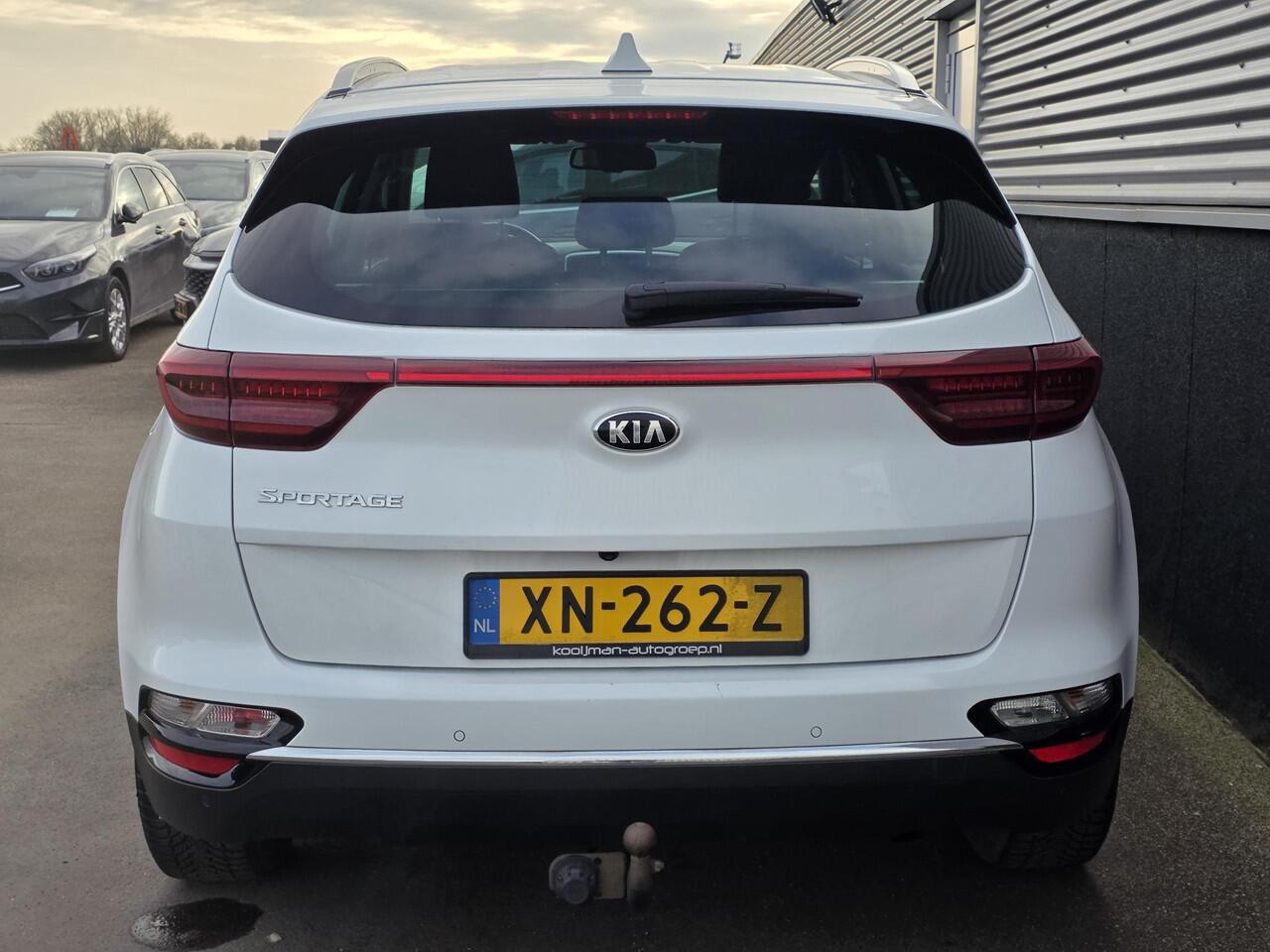 KIA SPORTAGE 1.6 GDI DynamicLine Trekhaak, Nieuw geleverd en dealeronderhouden, cruise control, navigatie Apple Carplay/Android Auto, parkeersensoren, afdaal assistent